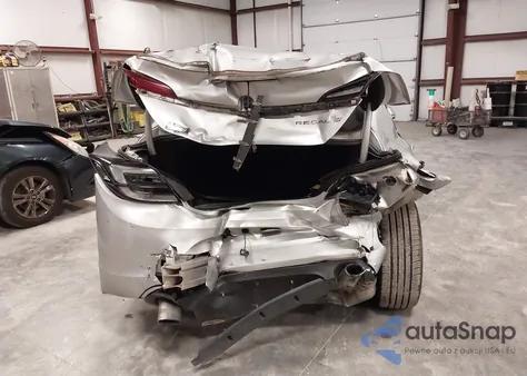 2017 Buick Regal Turbo Sport Touring z USA, uszkodzony, nr VIN 2G4GL5EX3H9197316